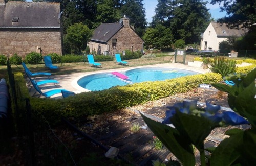 Langoelan House | -Breton hamlet 20 persons-