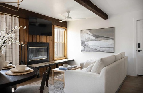 Brian Head Apartment | Brian Head Condo Steps to Giant Steps Ski Lodge