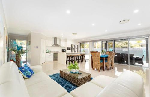 Bongaree House | Bribie Breeze Family Retreat with Pool & BBQ