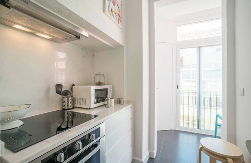Alto do Pina Apartment | Bright 3-Bedroom Near Alameda