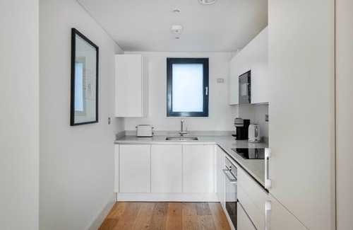 Whitechapel Apartment | Bright Aldgate 1BR, close to Train & Liverpool Street, by Blueground