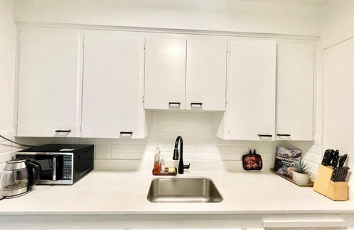 West End Apartment | BRIGHT AND BEAUTIFUL FURNISHED PET FRIENDLY 2 BEDROOM 1 BATH IN WEST END