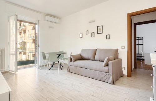 Giambellino Apartment | Bright and comfortable flat Solari area