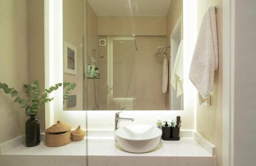 Adalar Apartment | Bright and Cozy 2BR Apt In The Center Of Buyukada