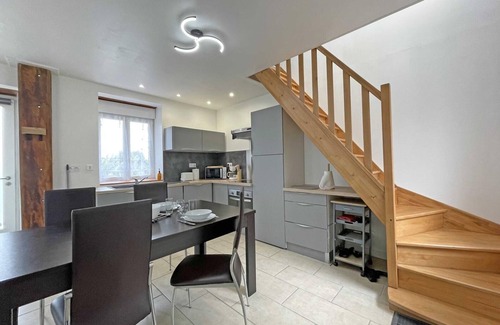 Saint-Pierre-du-Regard Cottage | Bright cottage with garden, pets allowed, WiFi