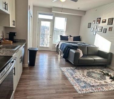 CUF Apartment | Bright & Cozy Near TQL & Paycor Stadiums