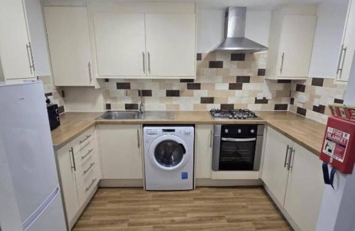 Leeds Apartment | Bright & Cozy Triple Room En-Suite Great Location