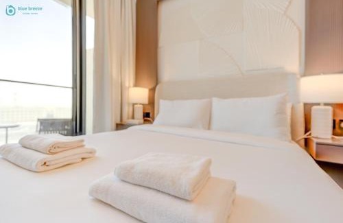 Dubai Apartment | Bright & Luxury Studio with Balcony in Al Furjan