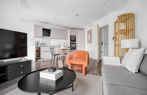 Whitechapel Apartment | Bright Michel-Ange Molitor 2BR, walk to Roland Garros, by Blueground