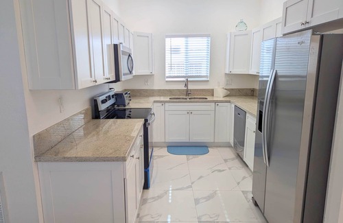 Downtown Fort Lauderdale House | Bright & Modern Home | October 18% Discount