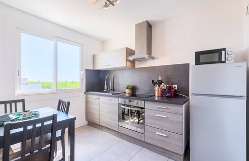 Old Lille Apartment | Bright one bedroom apartment with parking