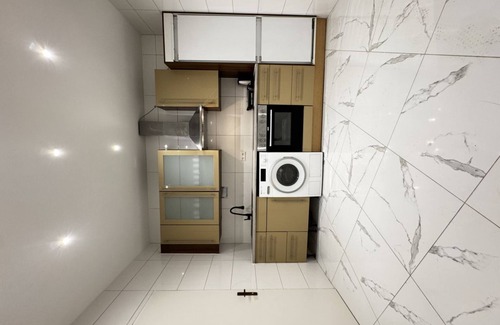 Liesing Apartment | Bright Room | 4BR Apt by Alterlaa Station