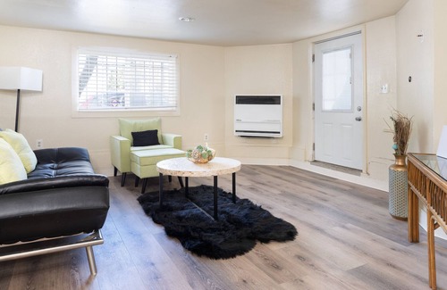 Ralph Bunche Apartment | Bright & Spacious 1-Bedroom Apartment - Sleeps 5 Guests!