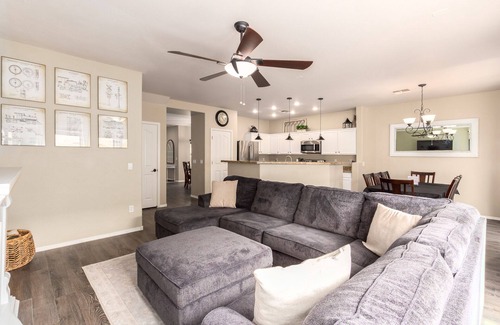 Queen Creek House | Bright & Spacious 4 Bed House with Community Pool