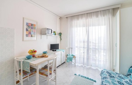 Lignano Sabbiadoro Apartment | Bright studio a few steps from the beach