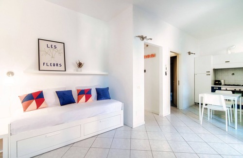 Como Apartment | Bright studio near the centre of Como (Bixio 2)