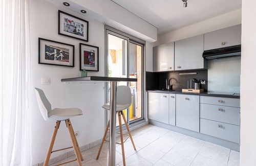 Caucade Apartment | Bright studio with terrace - Swimming pool - Parking