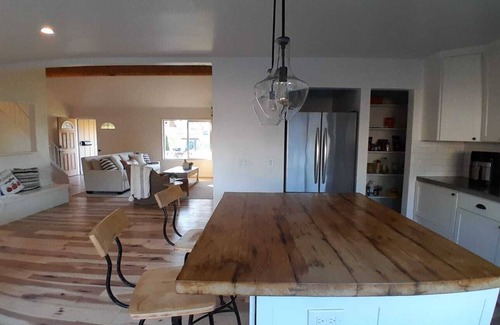Petaluma House | Bright & Stylish Home Stay Minutes from Wineries