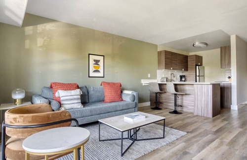 Sunnyvale West Apartment | Bright Sunnyvale 1BR w/W/D, Pool & Gym, near Safeway, by Blueground