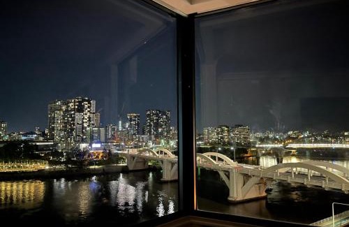 Brisbane Central Business District Apartment | Brisbane Riverside Retreat