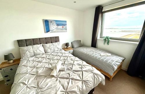 Newhaven Apartment | Britannia Ocean Park Apartments - Fast Wifi and Free Parking