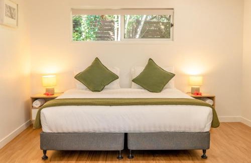 Burnt Pine Villa | Broad Leaf Villas