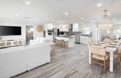 St. Petersburg House | Broadwater Gem! With Pool and Boat Dock.