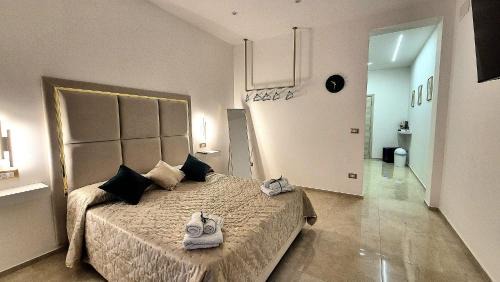 Palermo Apartment | Broken Column Luxury Suite