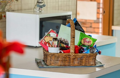 Iluka Apartment | Bromeliads Bring your pets
