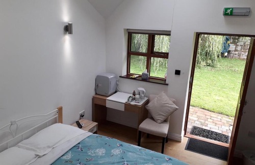 Speke Bed & Breakfast | Brook Barn B&B