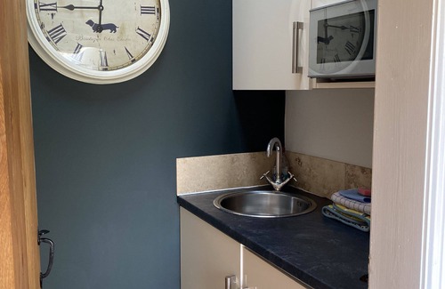 Foolow Cottage | Brosterfield Suite - sleeps 2 guests in 1 bedroom