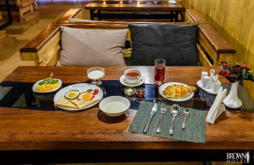 Nur-Sultan Hotel | Brown Hotel