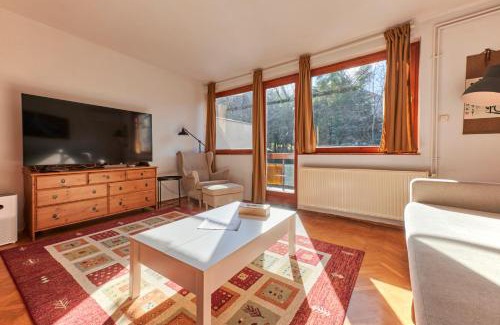 Kutvolgy Apartment | Buda Hills Hideout