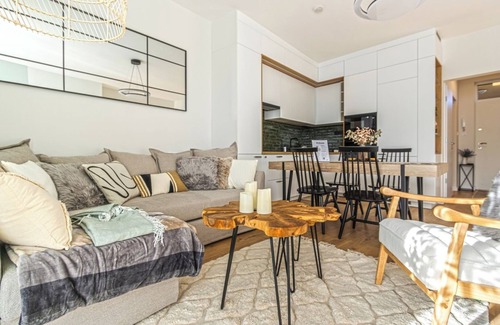 Vizivaros Apartment | Buda Side Charming 2-bedroom apartment with WiFi, AC in lovely Budapest