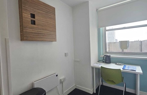 Coventry City Centre Apartment | Budget En-Suite Room in Coventry City Centre