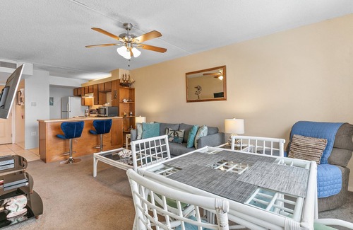 South Padre Island Condo | Budget Friendly Resort District Condo Near Water Park - Great Views