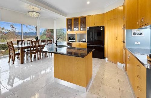Merriang House | Buffalo River Retreat - 6 Bedroom