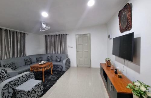 Nadi House | Bula Breeze