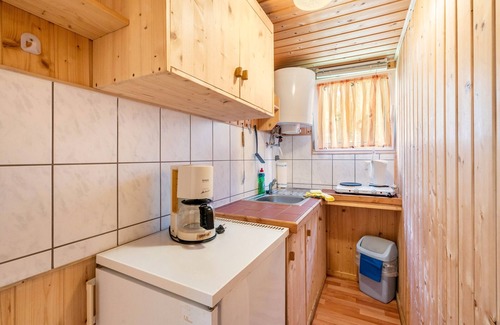 Kollm House | Bungalow '11 - Finnhütte' with Private Terrace and Shared Garden