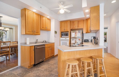 South Haven House | Bungalow 89 | Vibrant Bungalow with Breathtaking Views of Lake Michigan's Shore