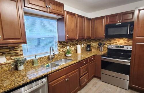 Lawsona - Fern Creek House | Bungalow DT by Lake Eola KIA center Sleeps 12