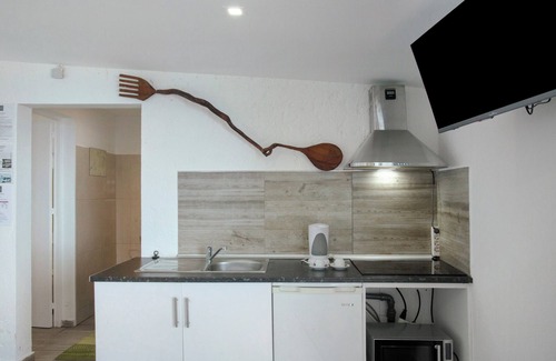 Canico House | Bungalow 'House Inmountain' with Sea View, Shared Pool and Wi-Fi