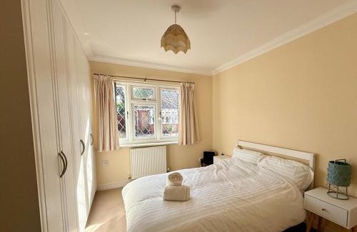 Clacton-on-Sea House | Bungalow near the beach