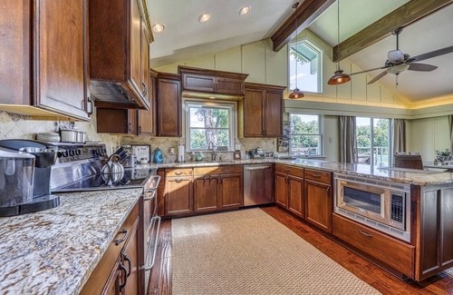 Seguin House | Bungalow on the Guadalupe River - Seguin, TX