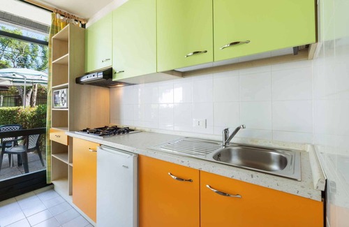 Casal Borsetti House | Bungalow with air conditioning, internet, garden and pool