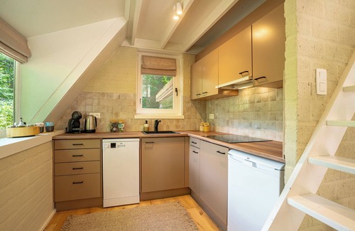 Rekem House | Bungalow with garden and pellet stove