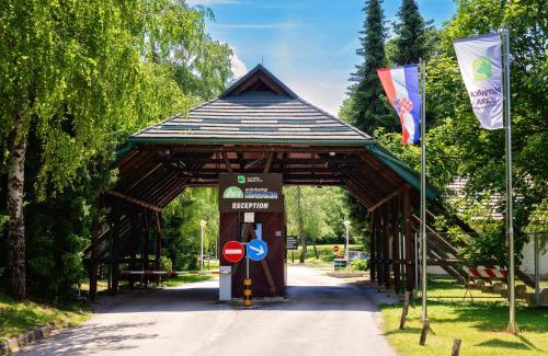 Catrnja Resort | Bungalows Korana - Campsite Korana