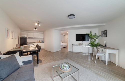 Altendorf Apartment | Bunker Retreat Essen Trade Fair-Self Check-in-5P-WIFI