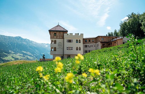 Ladis Apartment | Burg1990