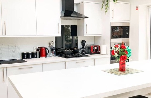 Southampton House | Burgess house - Luxury and spacious 3 bedroom home in Southampton